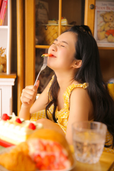 人妖自慰出精
